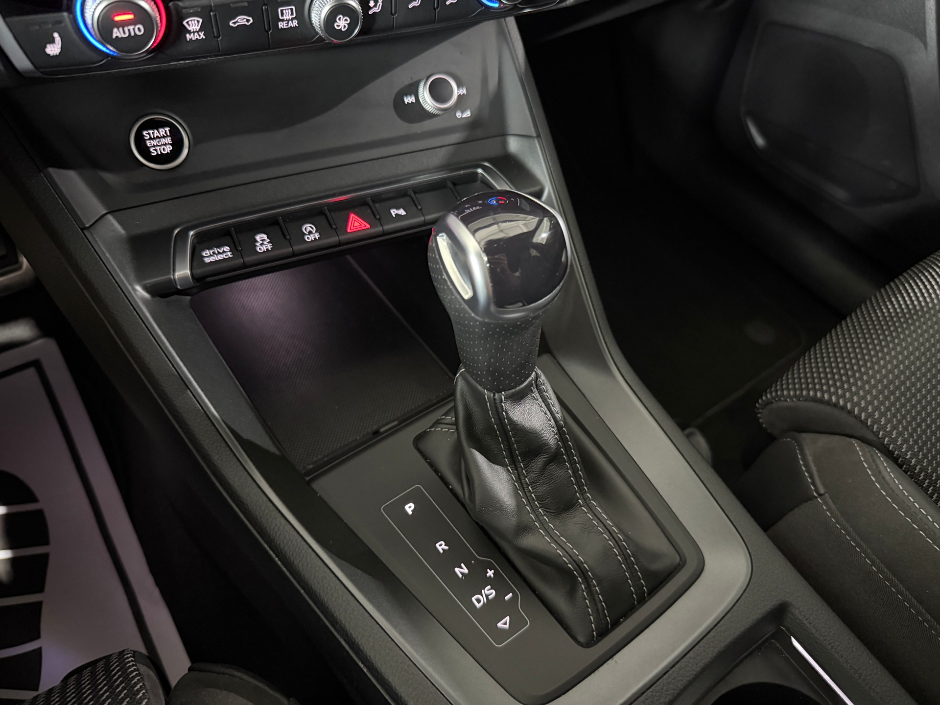 AUDI Q3 40 TDI S line quattro S-tronic (CH)-image-10