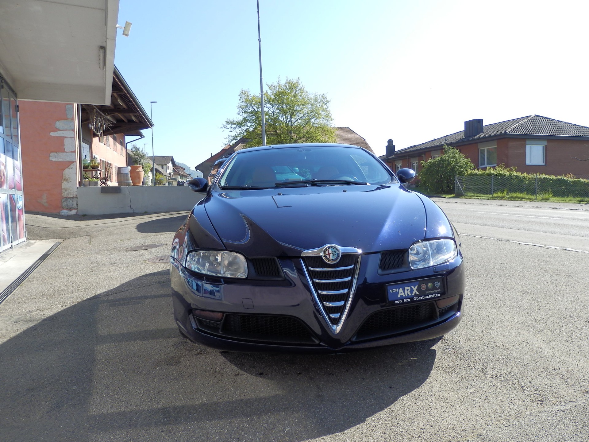 ALFA ROMEO GT 2.0 JTS Distinctive SLSPD-showroom-element-1