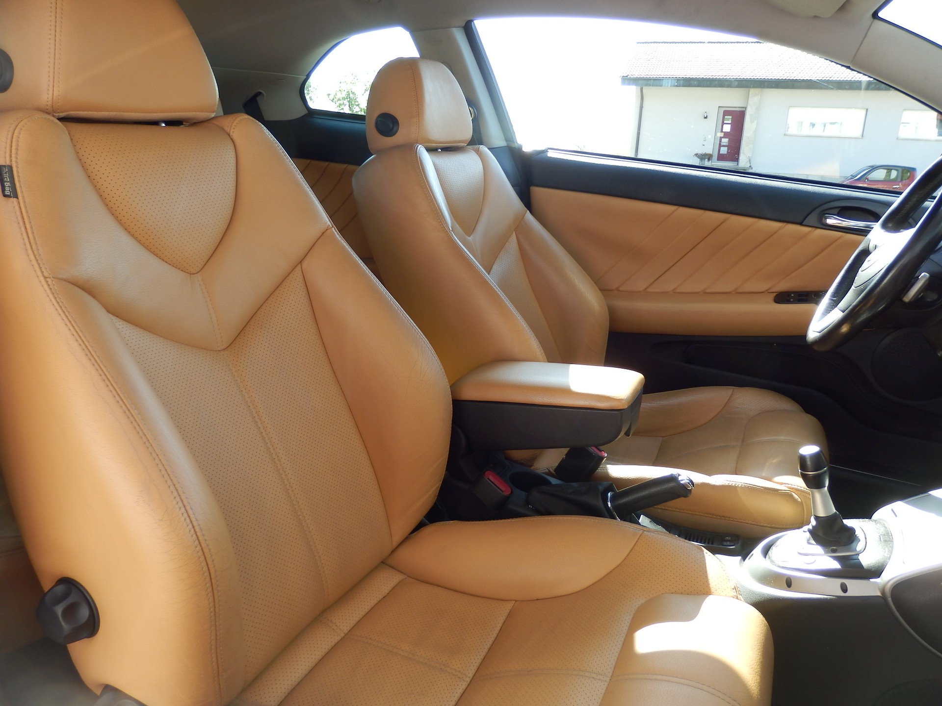 ALFA ROMEO GT 2.0 JTS Distinctive SLSPD-image-8