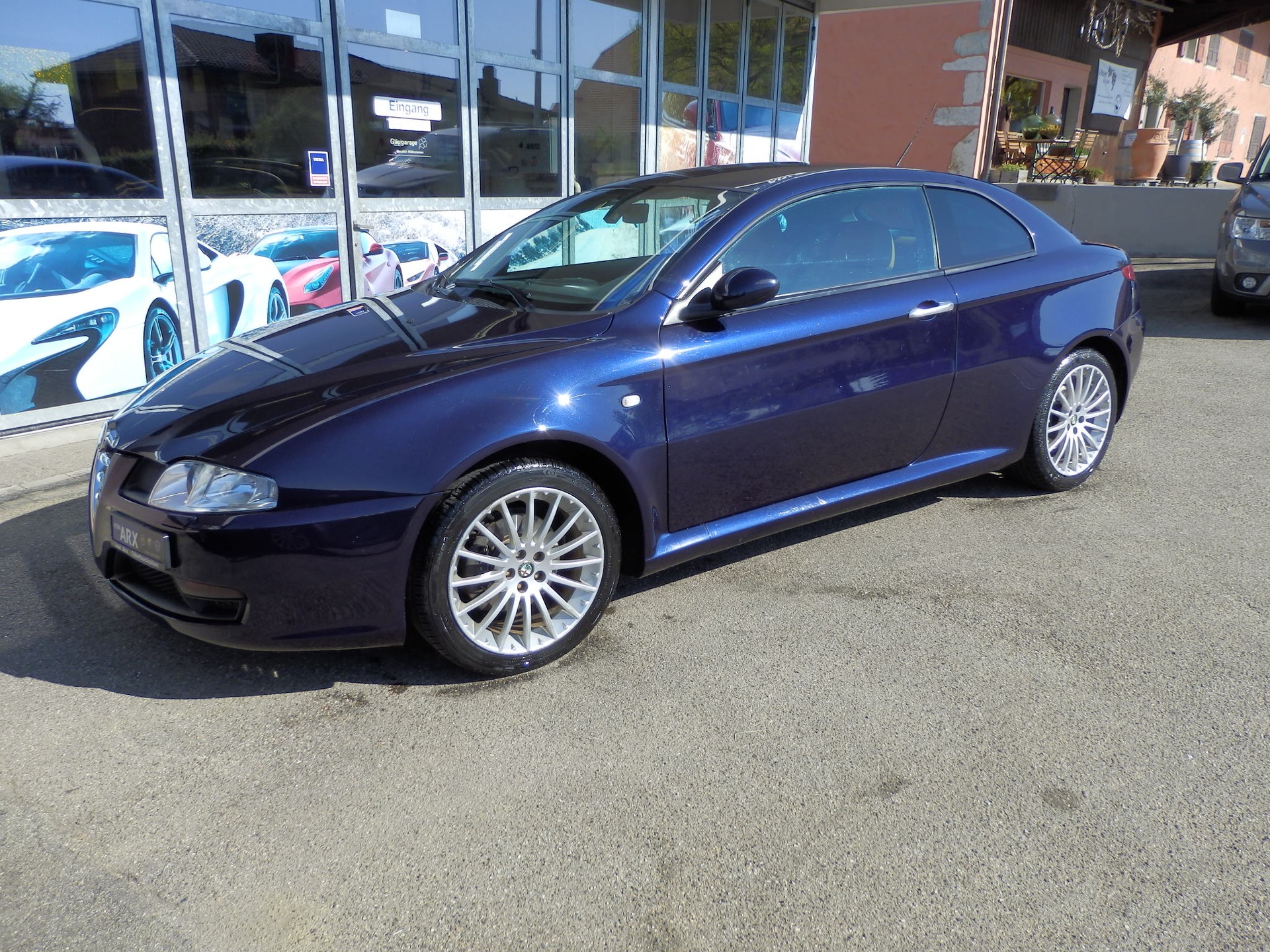 ALFA ROMEO GT 2.0 JTS Distinctive SLSPD-showroom-element-2