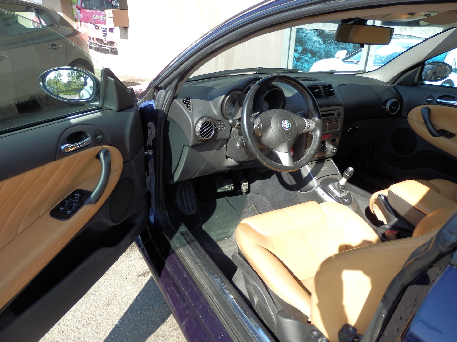 ALFA ROMEO GT 2.0 JTS Distinctive SLSPD-image-9