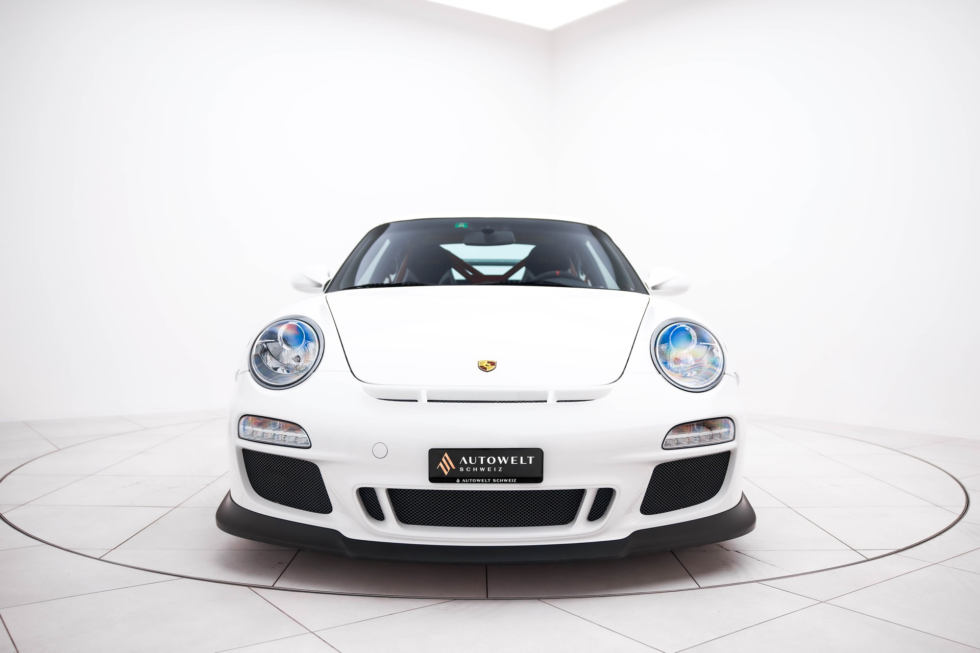 PORSCHE 911 GT3 RS-image-4