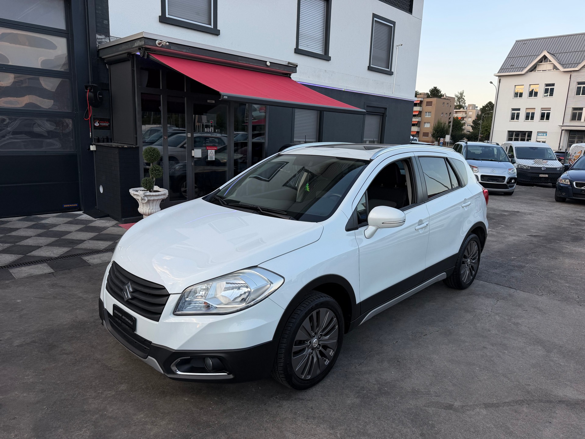 SUZUKI SX4 S-CROSS 4WD-showroom-element-3