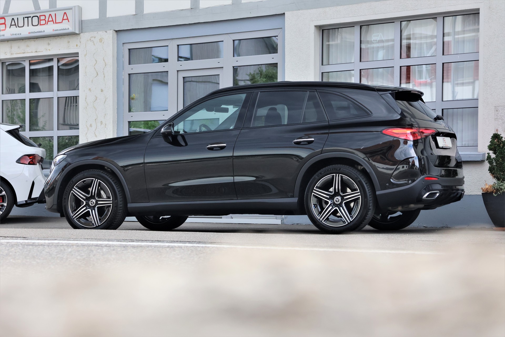 MERCEDES-BENZ GLC 220 d 4Matic 9G-Tronic AMG-Line (CH)-showroom-element-3