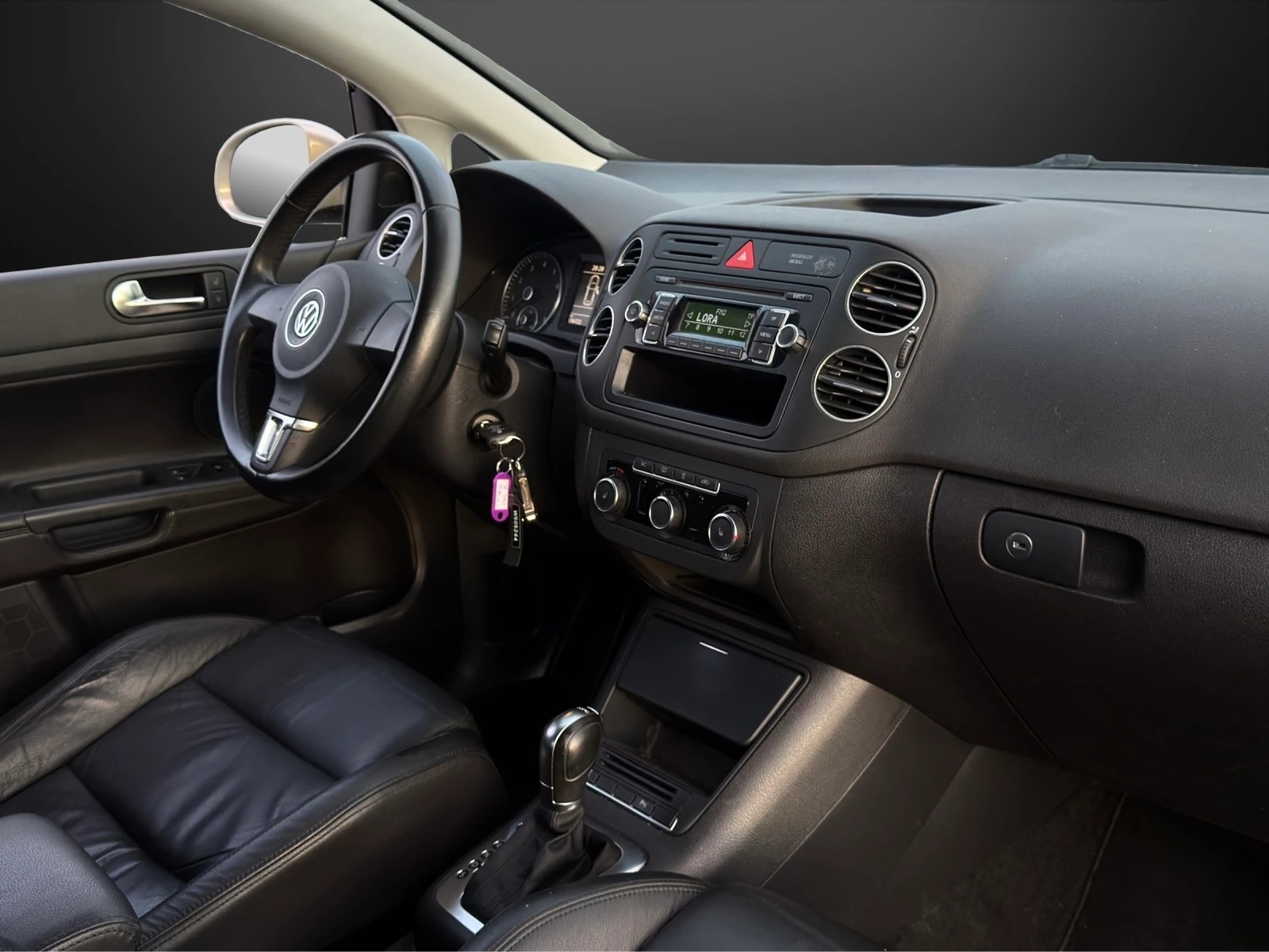 VW Golf Plus 1.2 TSI Trendline DSG-image-8