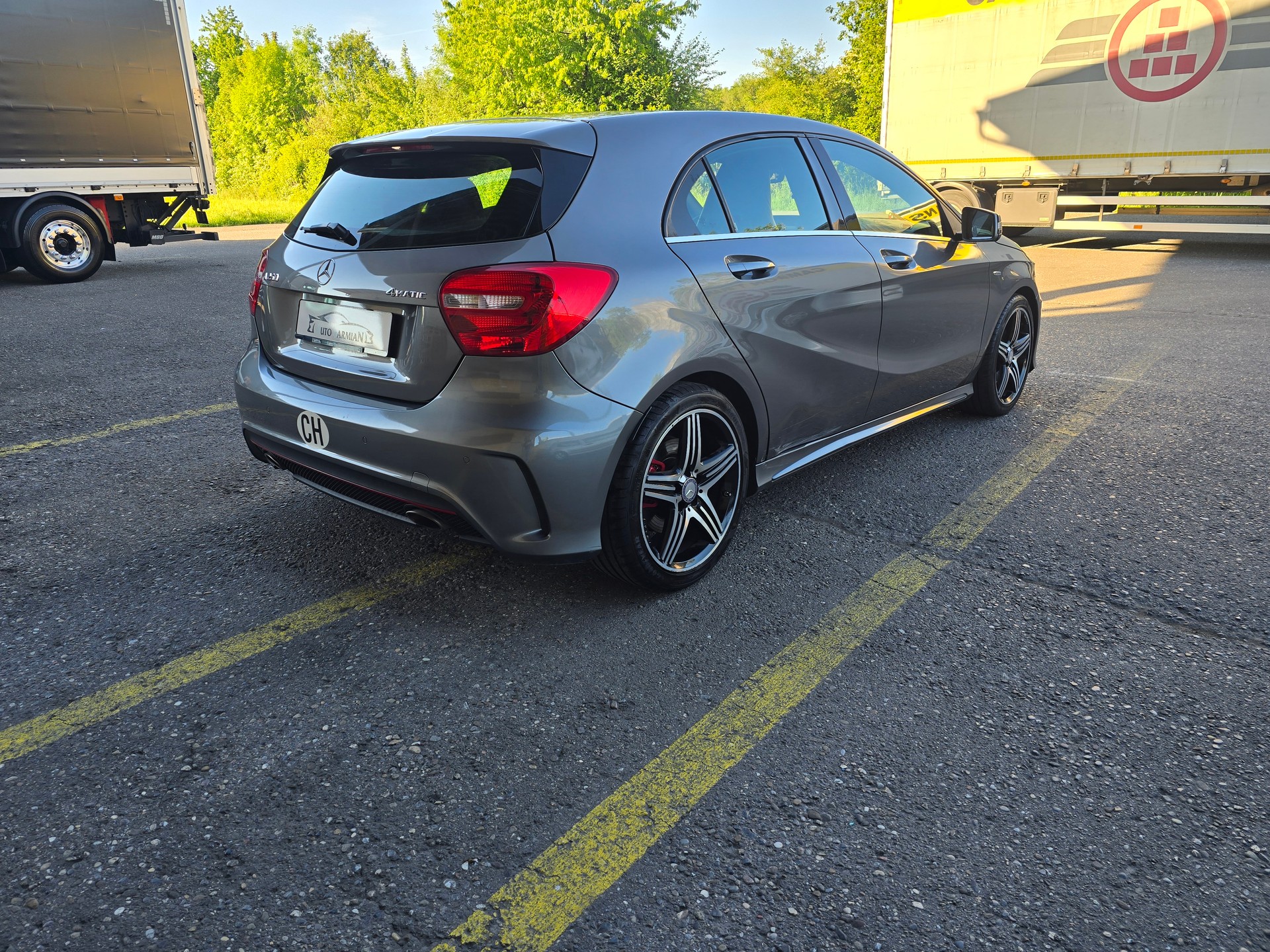 MERCEDES-BENZ A 250 AMG Line 4Matic 7G-DCT-image-5
