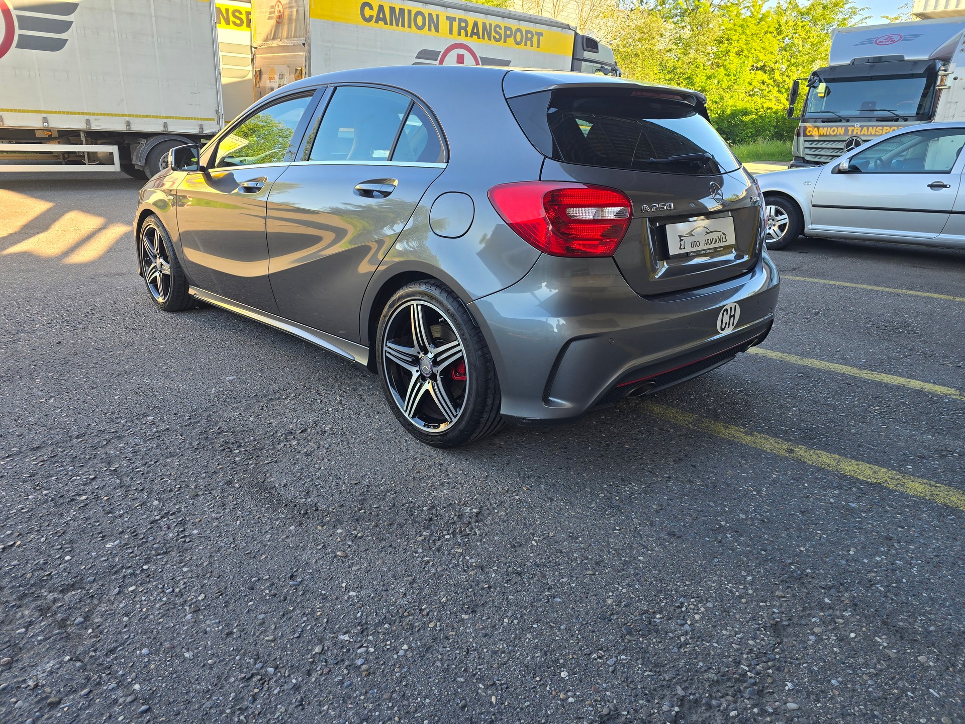 MERCEDES-BENZ A 250 AMG Line 4Matic 7G-DCT-image-4