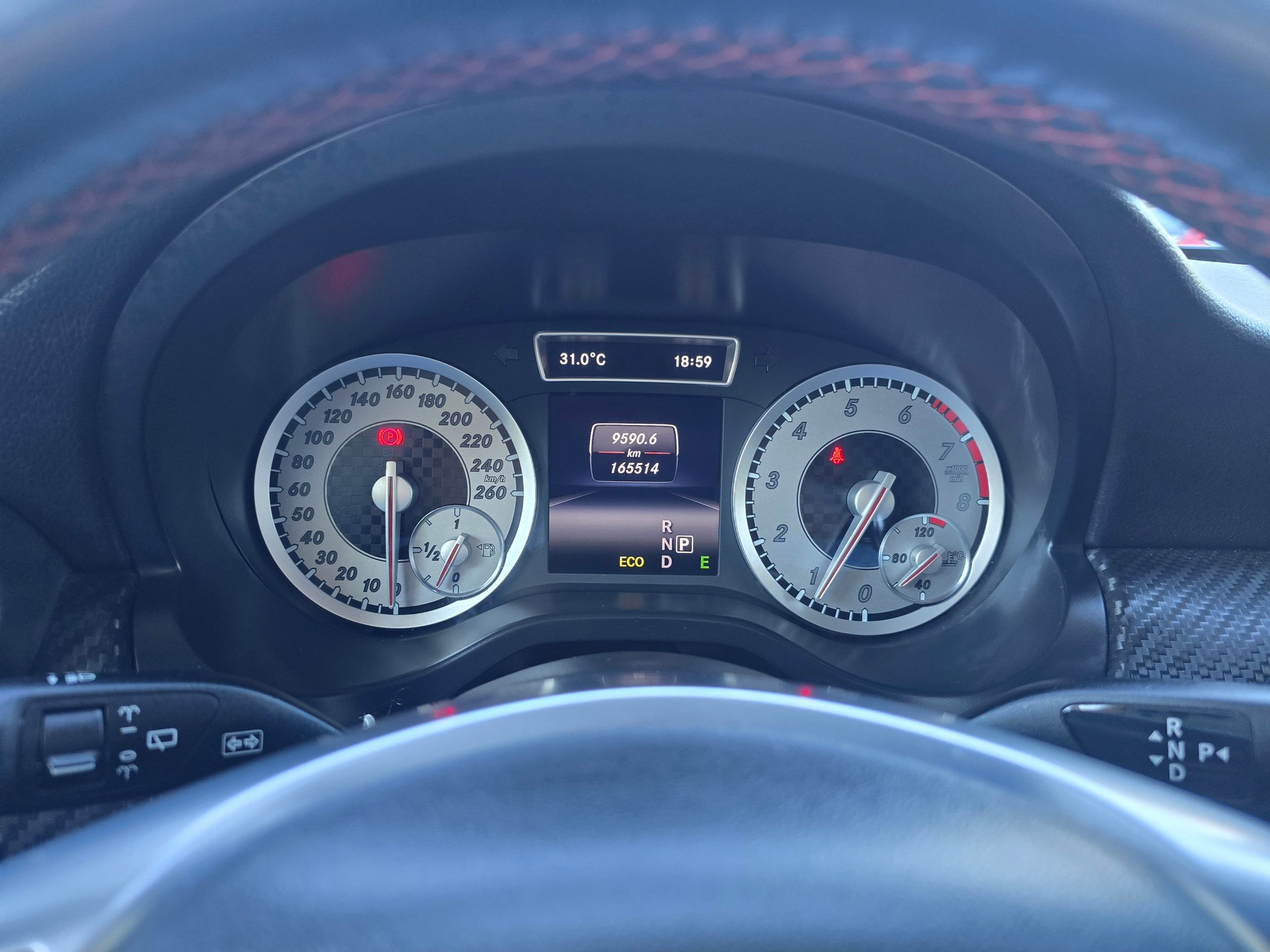 MERCEDES-BENZ A 250 AMG Line 4Matic 7G-DCT-image-16