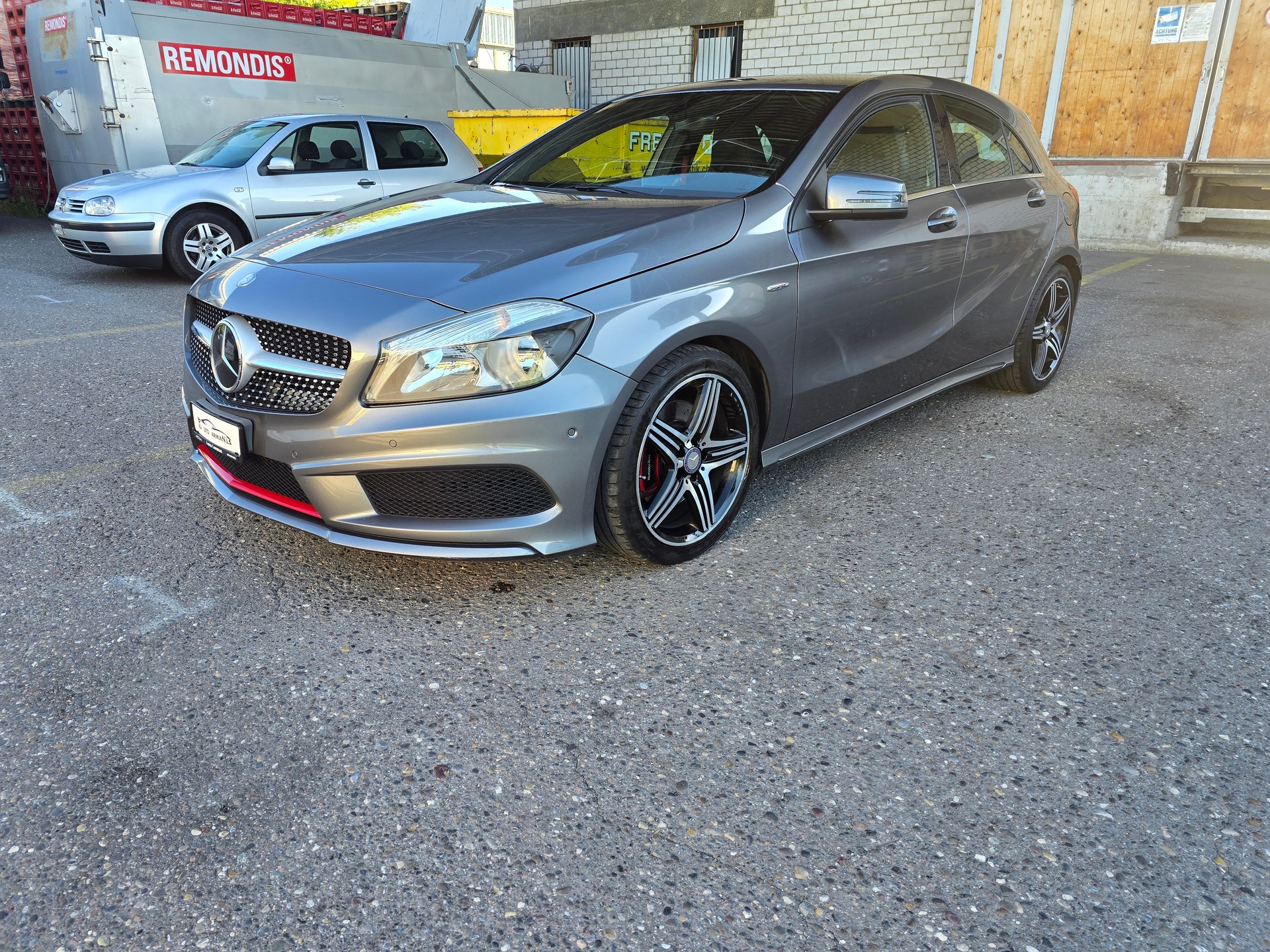 MERCEDES-BENZ A 250 AMG Line 4Matic 7G-DCT-showroom-element-2