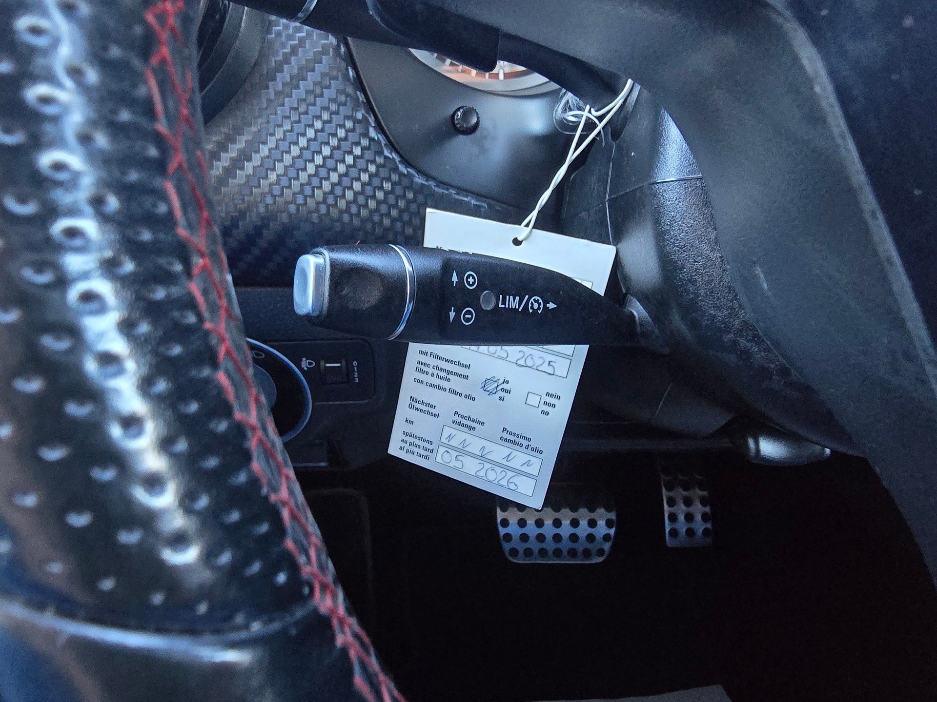 MERCEDES-BENZ A 250 AMG Line 4Matic 7G-DCT-image-17