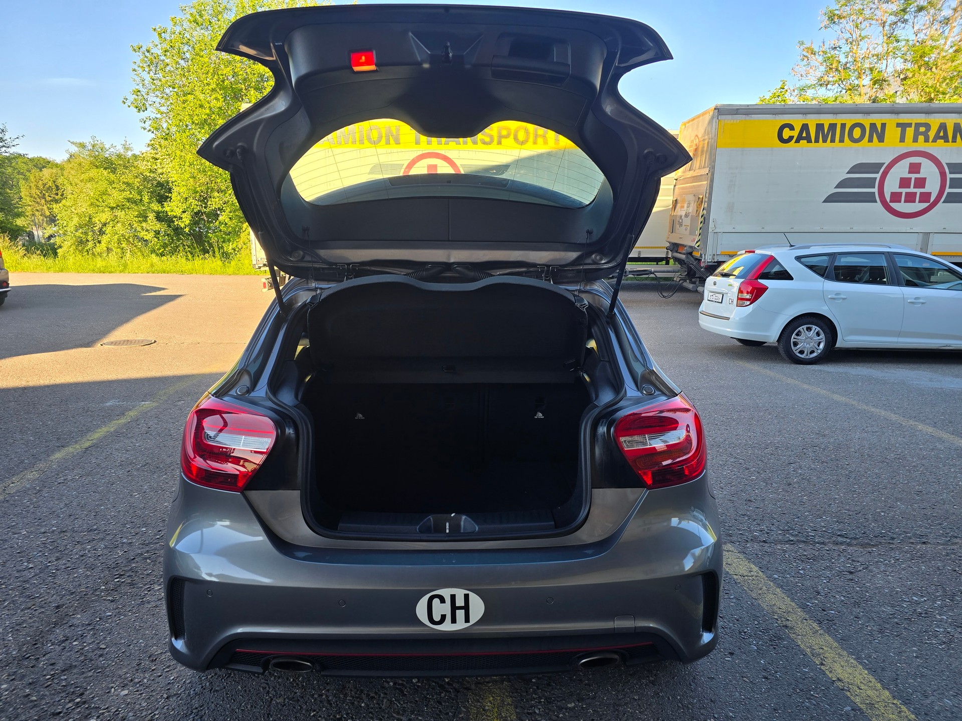 MERCEDES-BENZ A 250 AMG Line 4Matic 7G-DCT-image-6