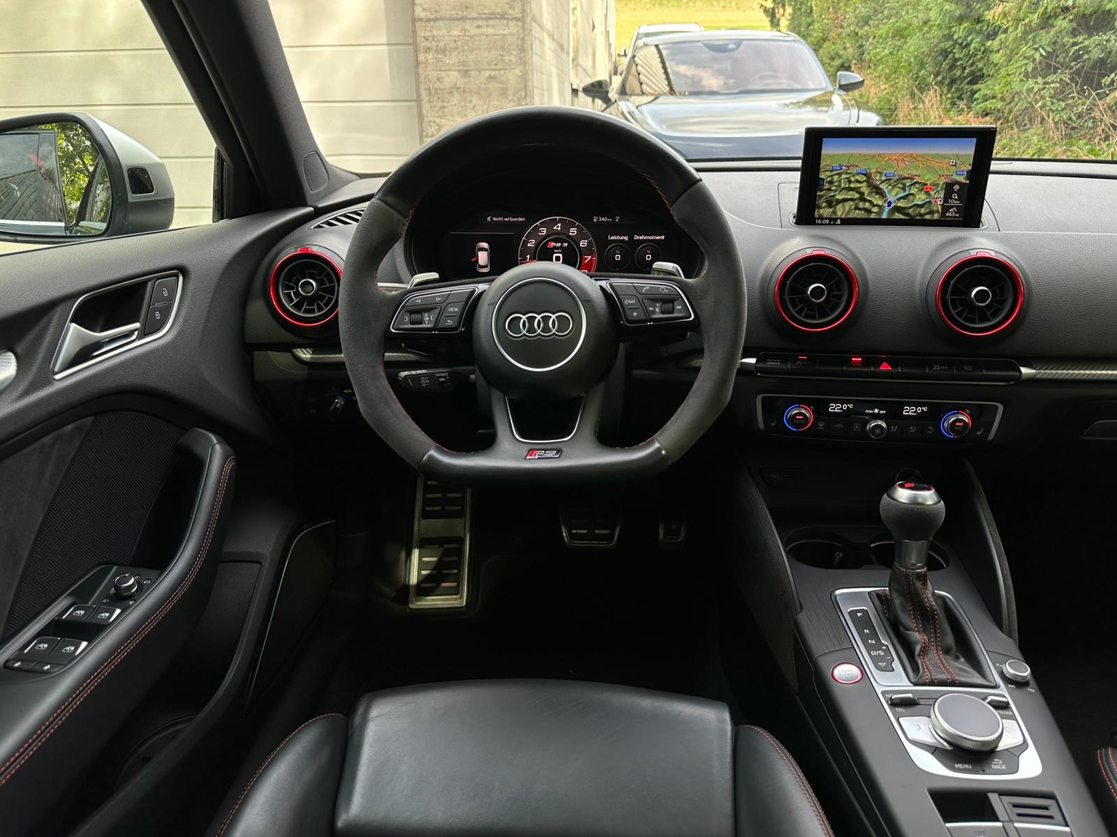 AUDI RS3 Sportback 2.5 TSI quattro S-tronic-image-21