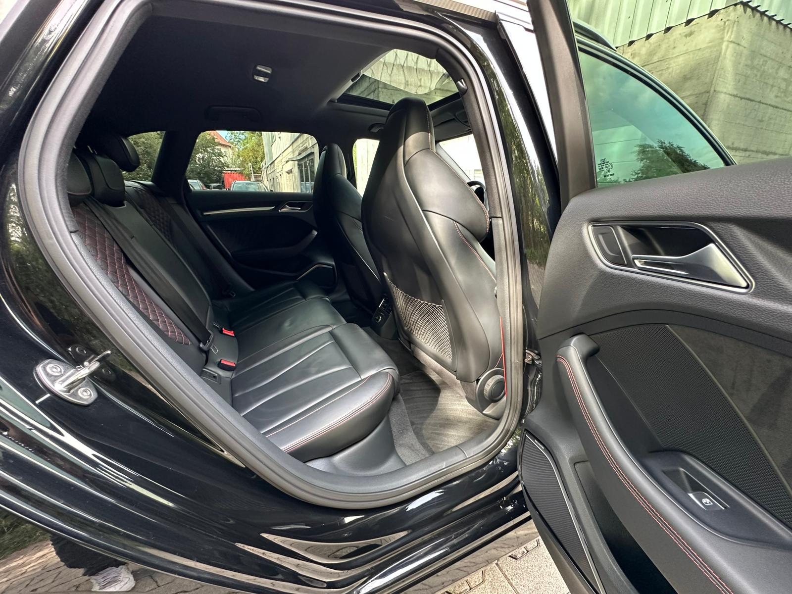 AUDI RS3 Sportback 2.5 TSI quattro S-tronic-image-17