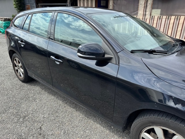VOLVO V60 D3 Geartronic-image-8