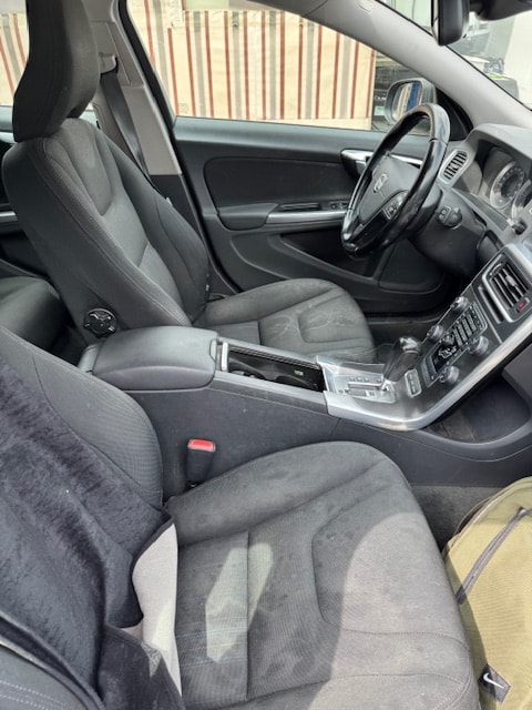 VOLVO V60 D3 Geartronic-image-7