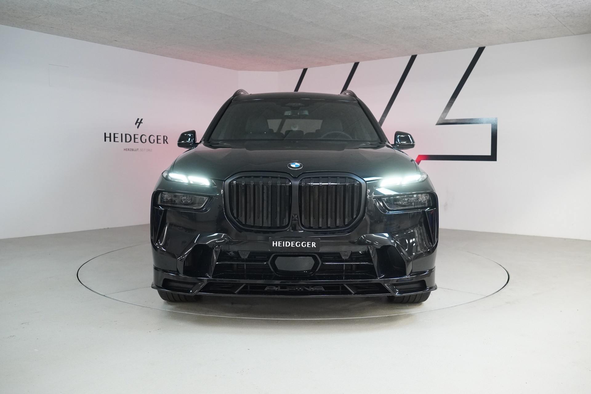 BMW-ALPINA XB 7 4.4 48V Allrad-showroom-element-1