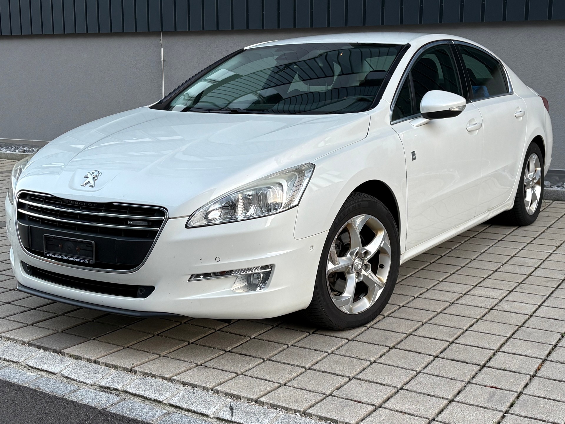 PEUGEOT 508 2.0 HDI Hybrid4 Allure EGS6-image-1