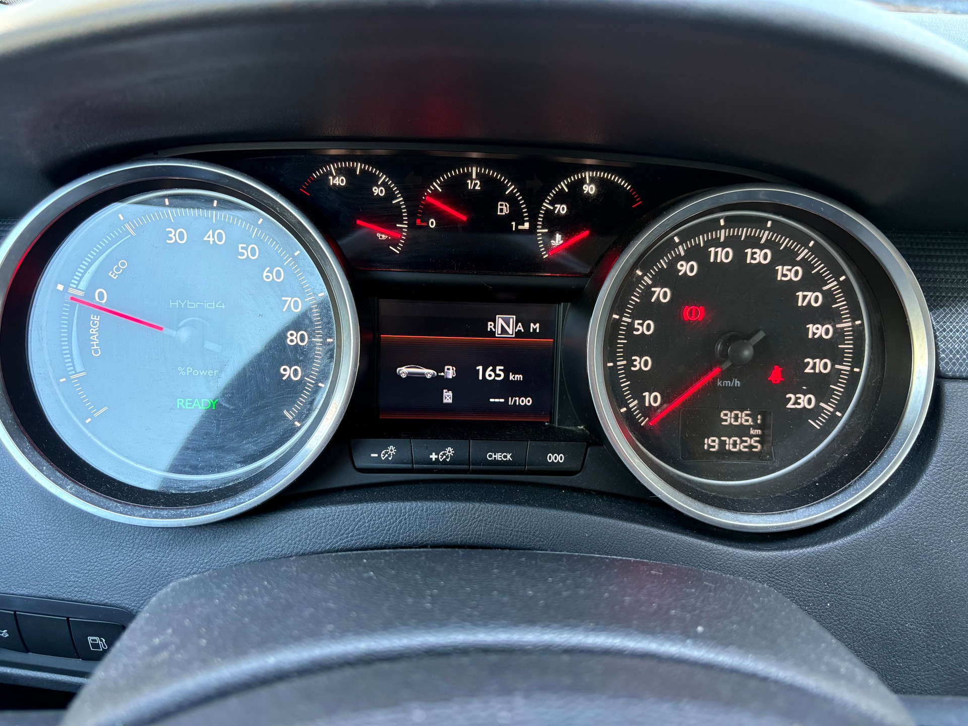 PEUGEOT 508 2.0 HDI Hybrid4 Allure EGS6-image-15