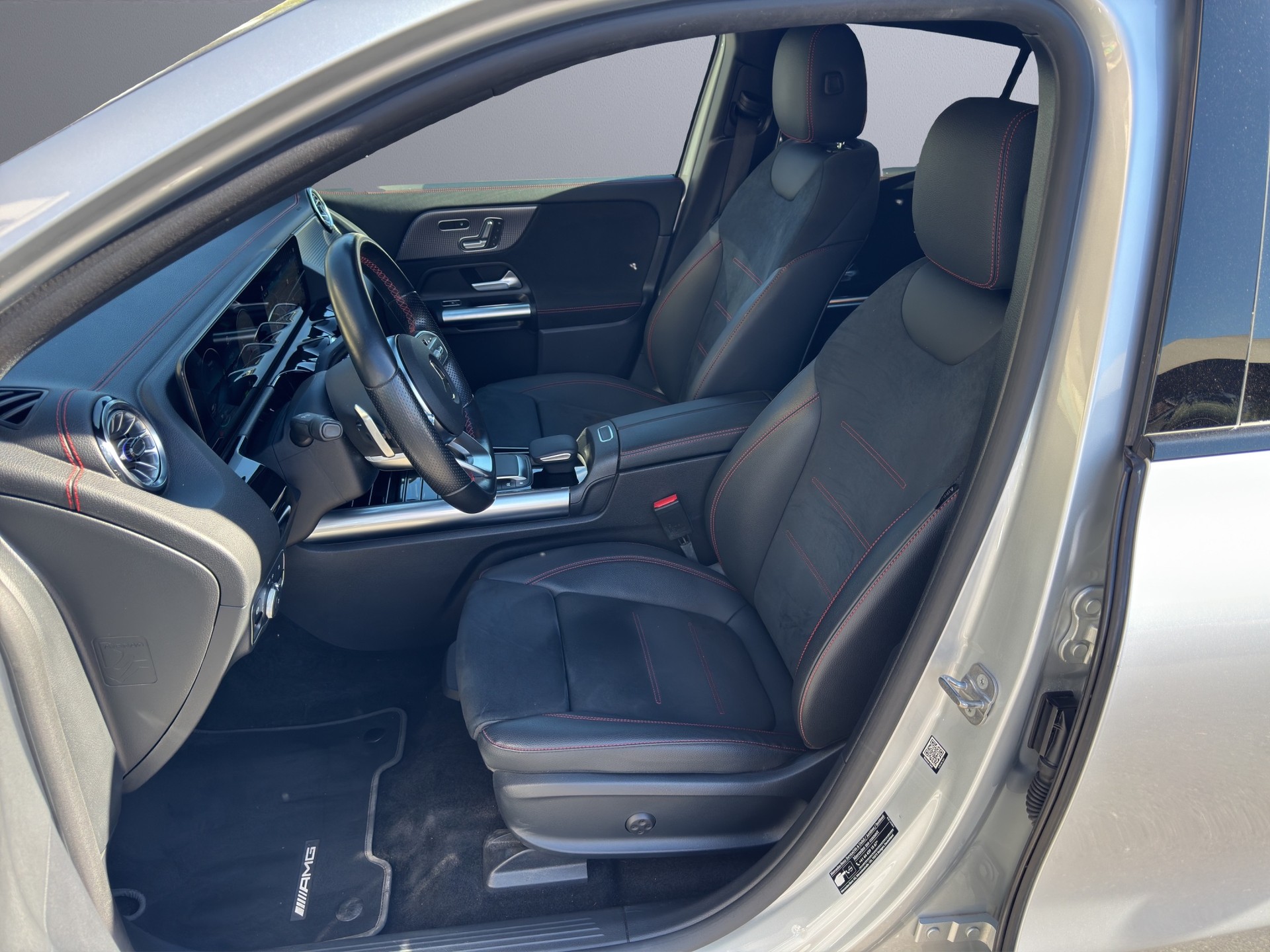MERCEDES-BENZ EQA 350 AMG Line 4Matic-image-10