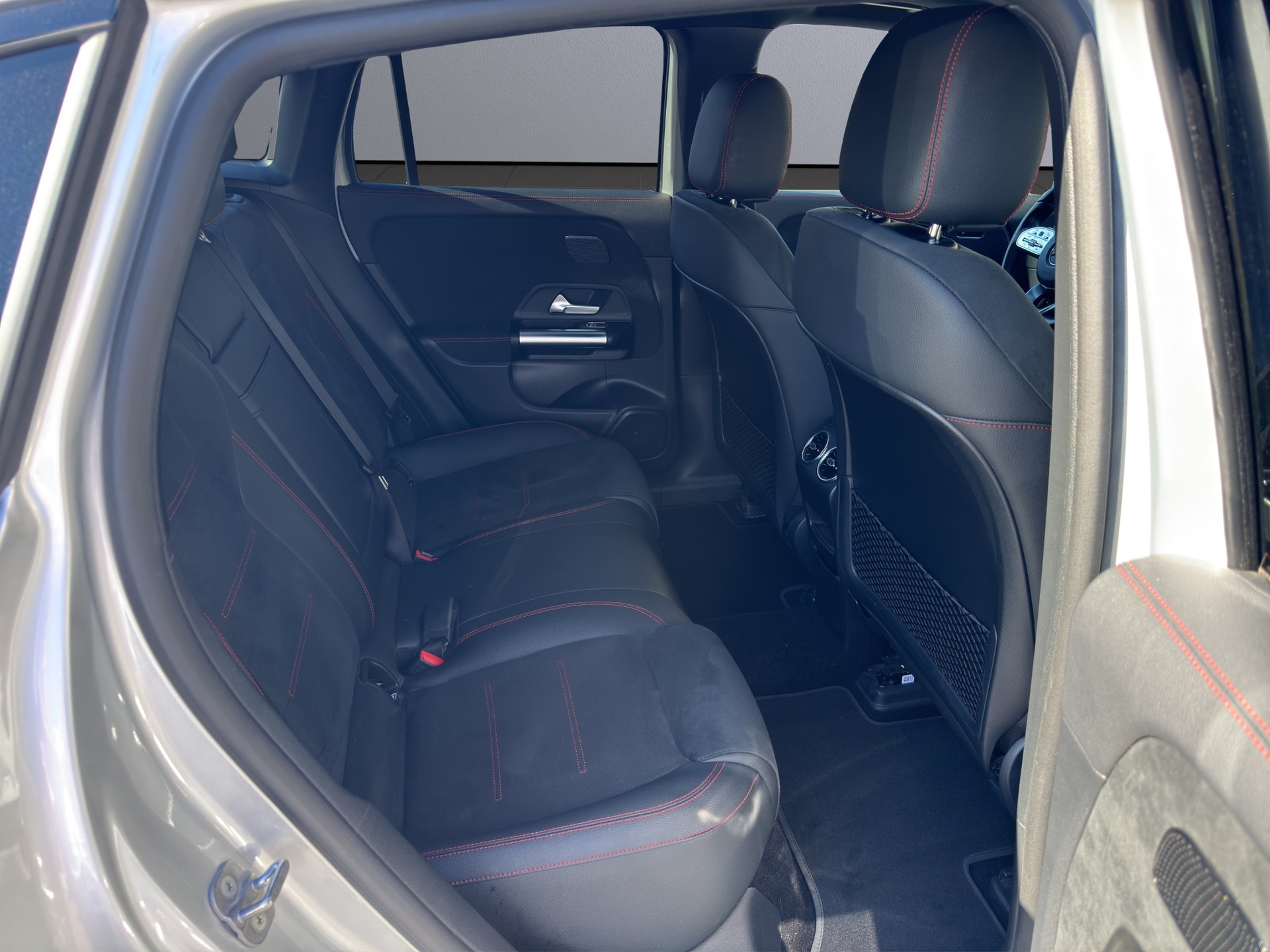 MERCEDES-BENZ EQA 350 AMG Line 4Matic-image-16