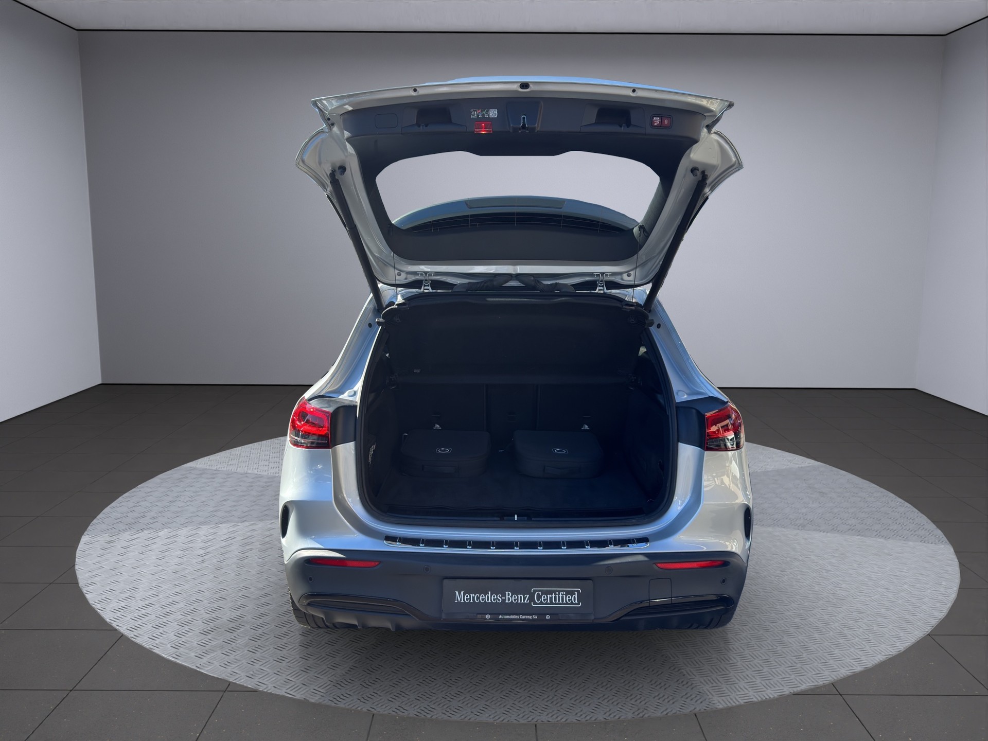 MERCEDES-BENZ EQA 350 AMG Line 4Matic-image-17