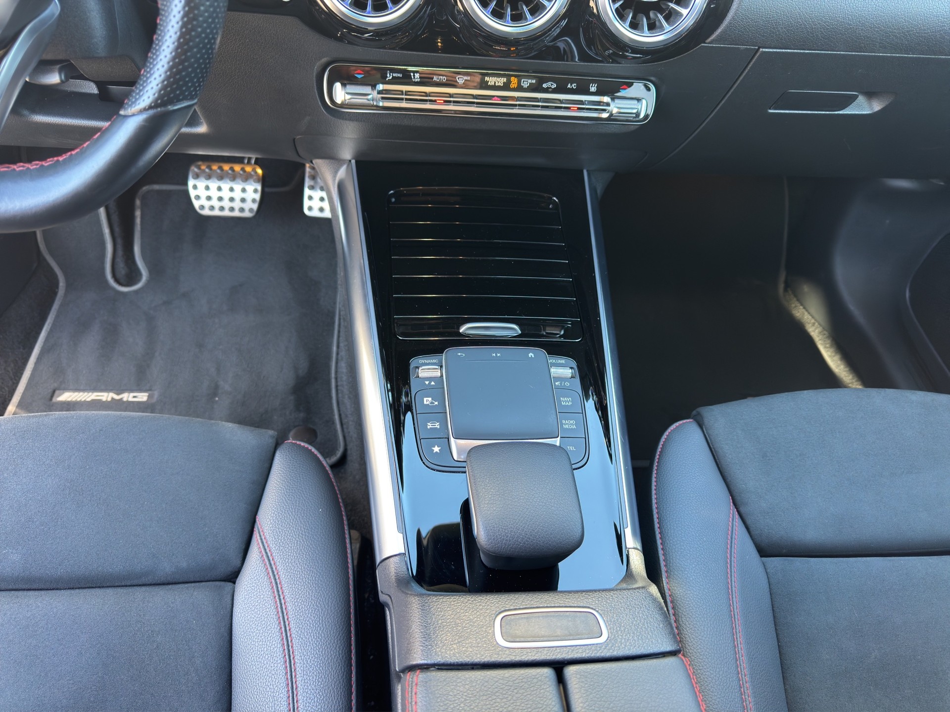 MERCEDES-BENZ EQA 350 AMG Line 4Matic-image-13