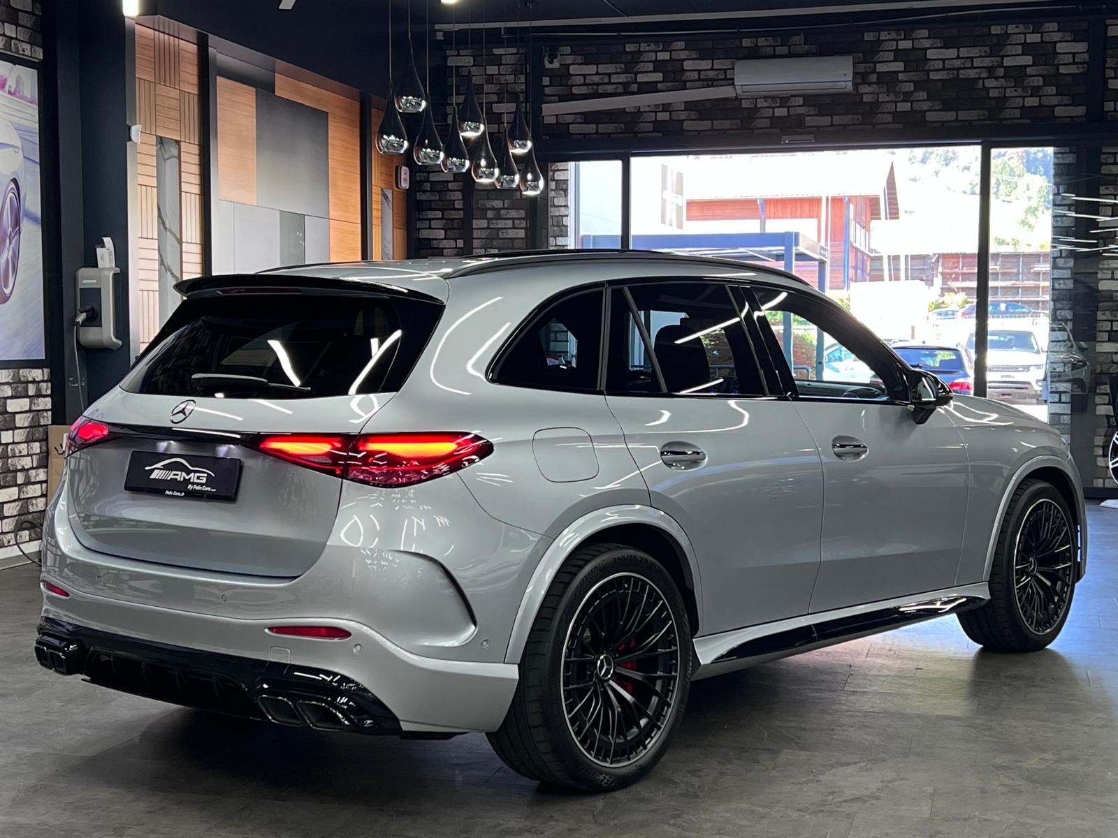 MERCEDES-BENZ GLC AMG 63 S Limited Silver&Black E Performance 3 Jahre Werksgarantie & Gratisservice-image-5