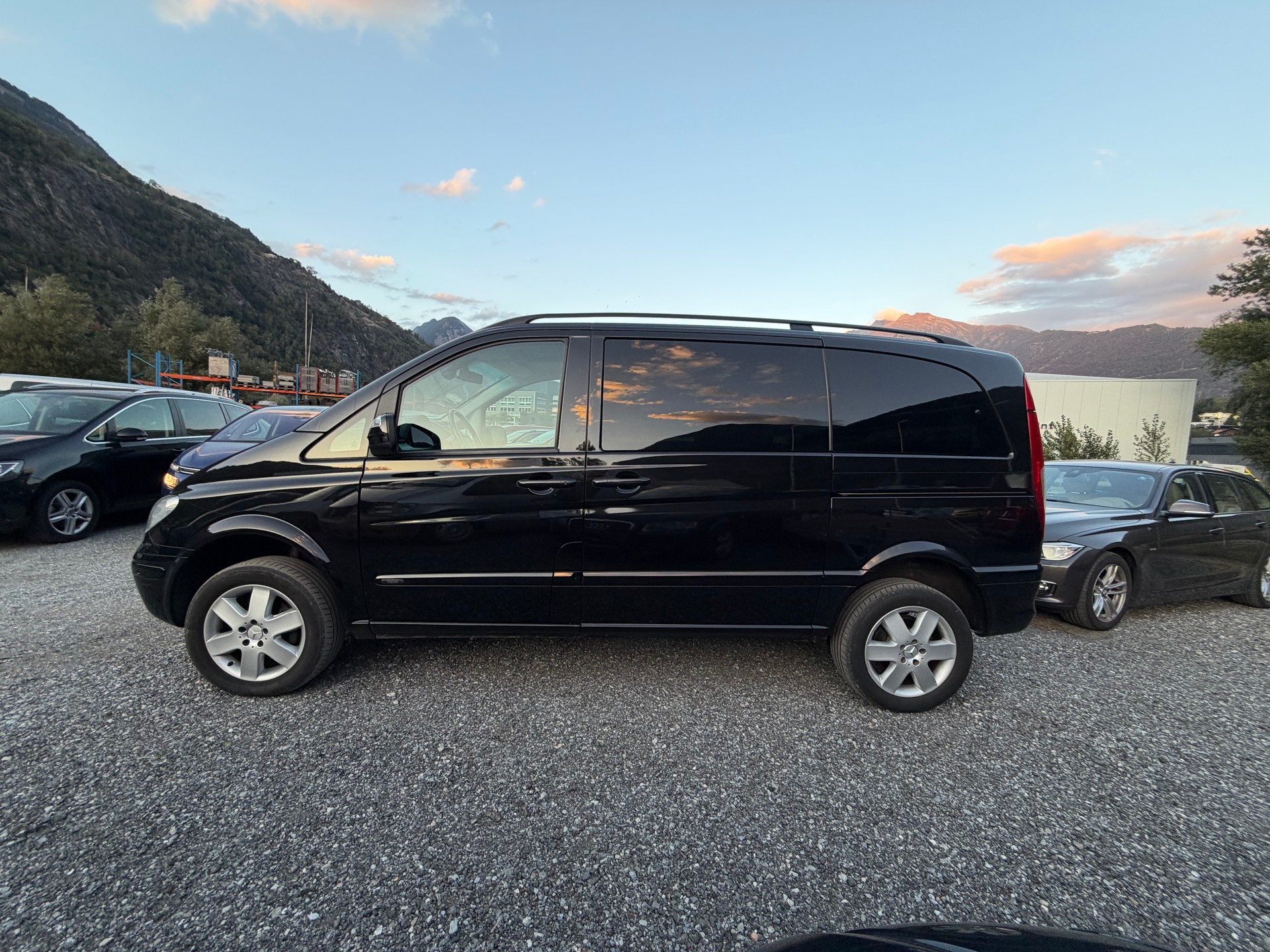 MERCEDES-BENZ Viano 2.2CDI Trend 4-Matic-showroom-element-1