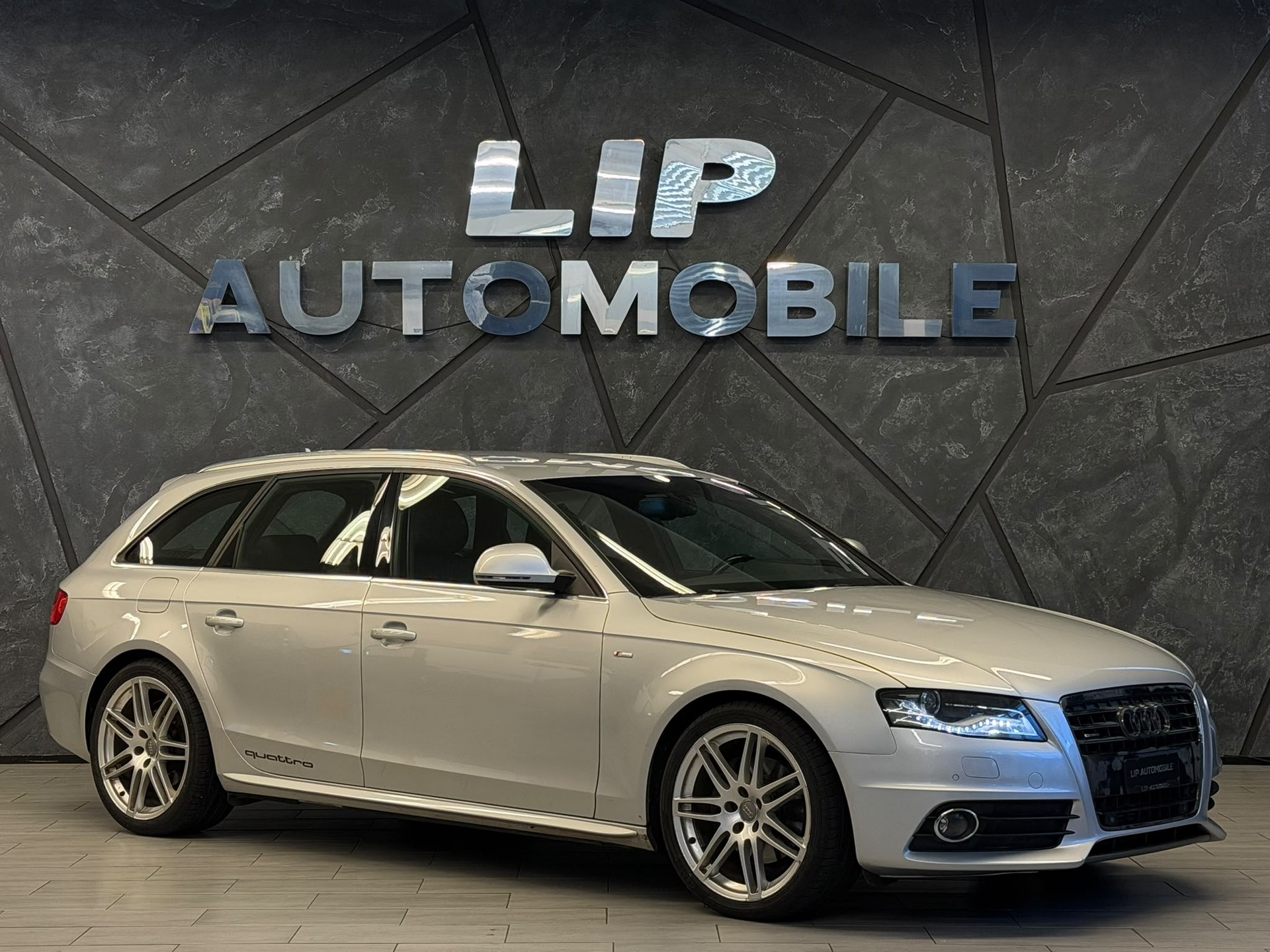 AUDI A4 Avant 2.0 TFSI quattro-showroom-element-2
