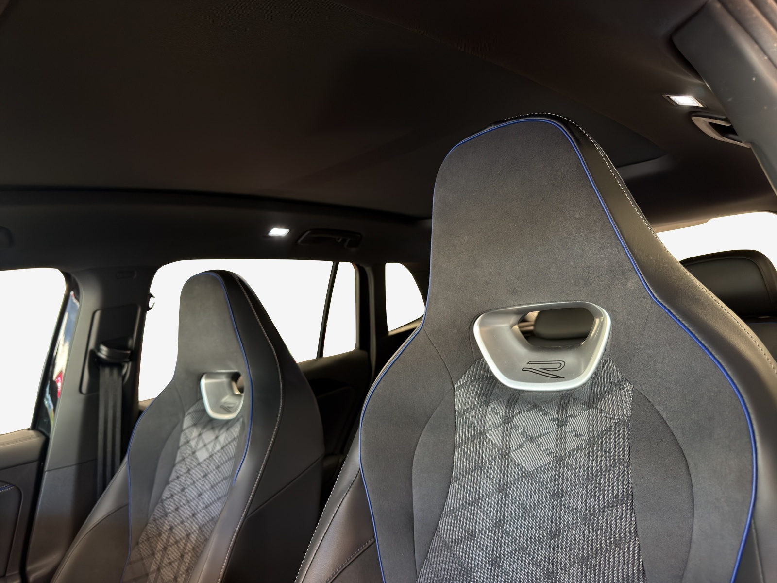 VW Tiguan 2.0 TSI DSG R-Line 4Motion-image-14