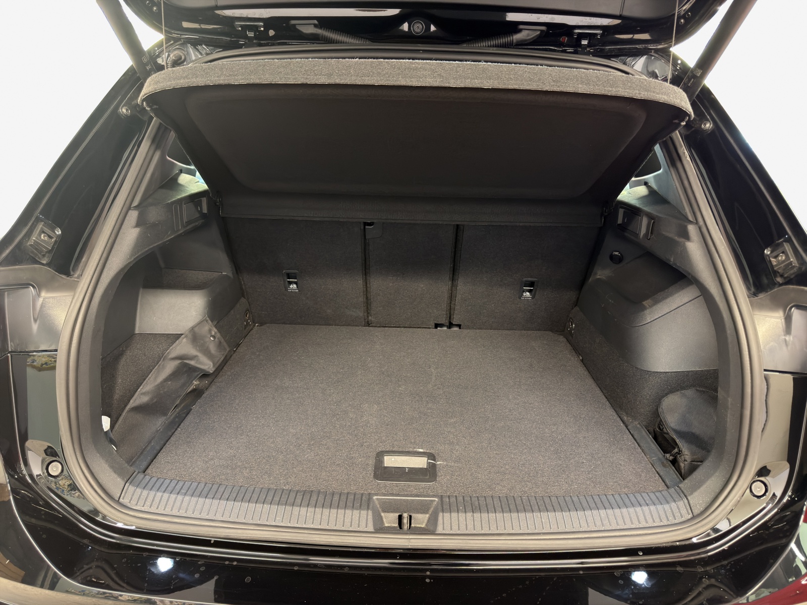 VW Tiguan 2.0 TSI DSG R-Line 4Motion-image-12