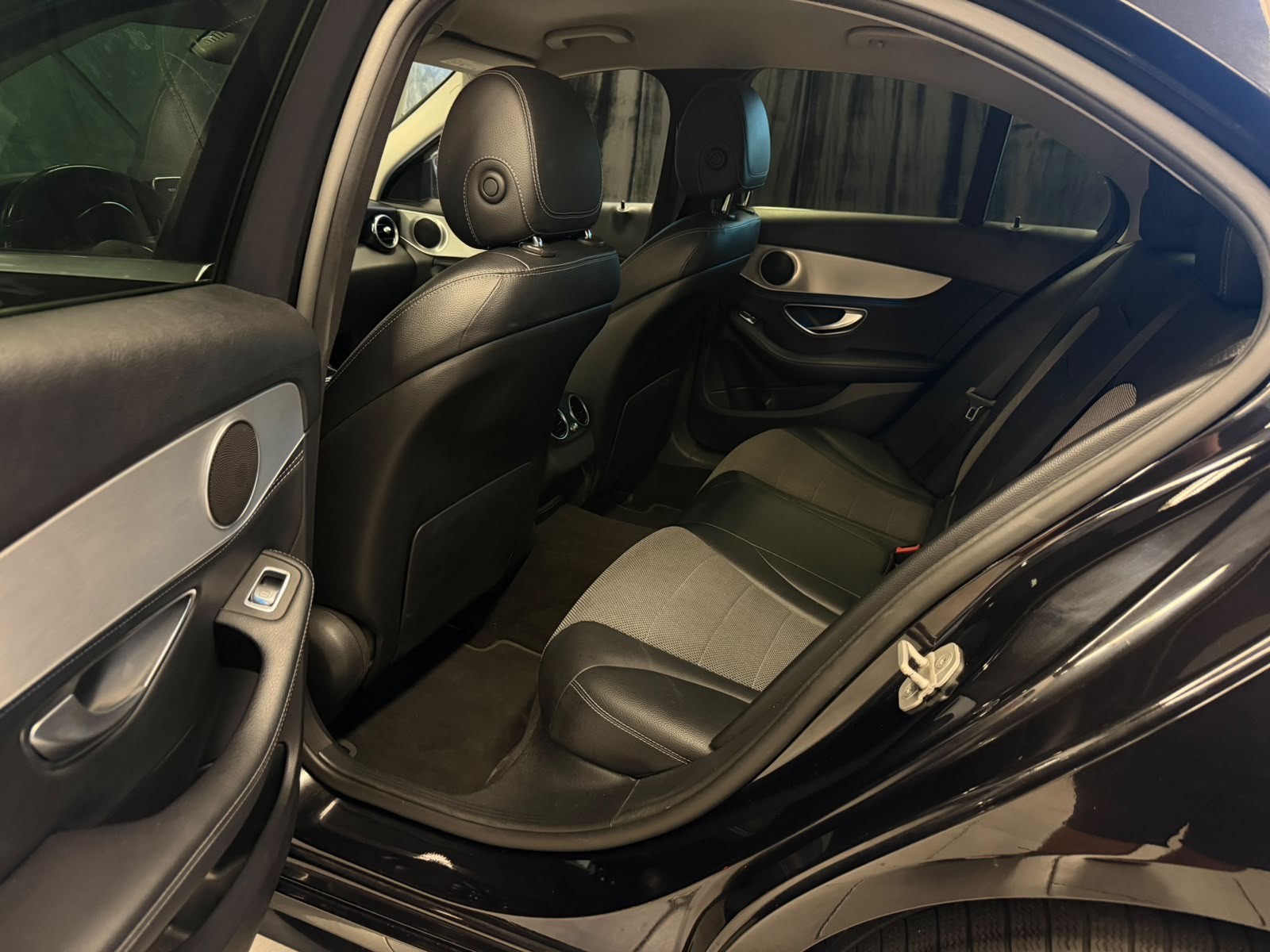 MERCEDES-BENZ C 220 BlueTEC AMG Line 7G-Tronic-image-13