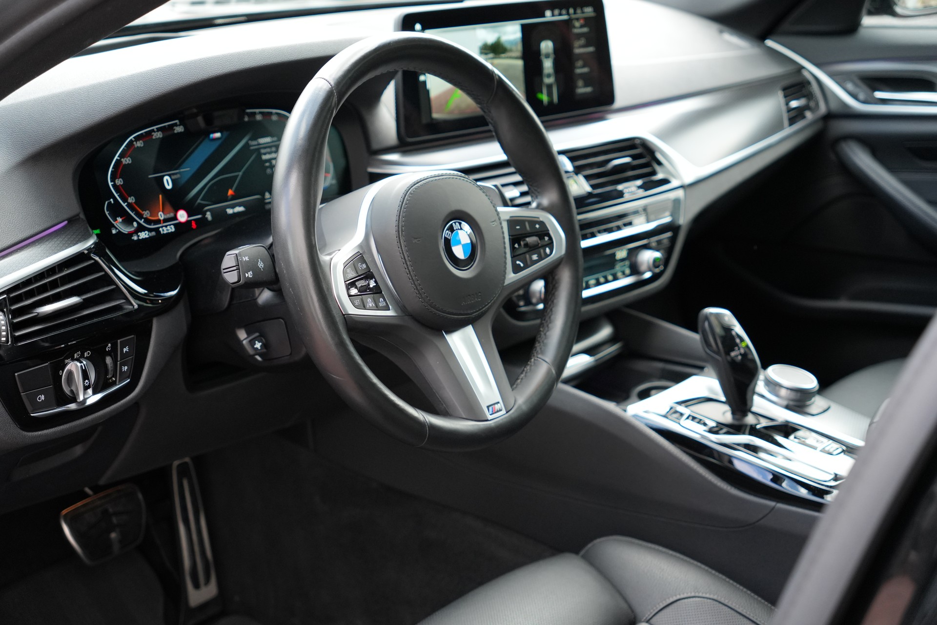 BMW 530i xDrive 48V Pure M Sport Steptronic-image-12