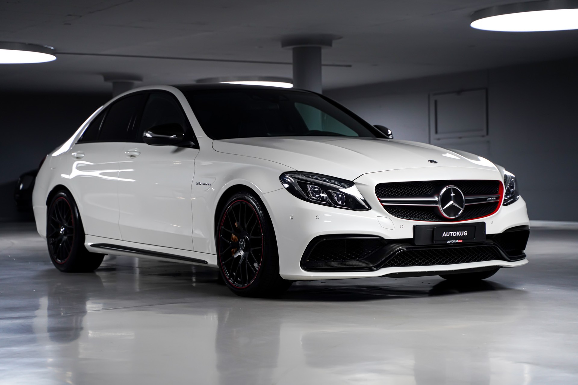 MERCEDES-BENZ C 63 S AMG Edition 1 Speedshift-showroom-element-3