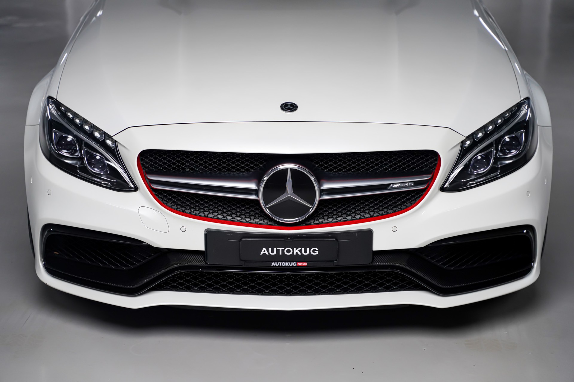 MERCEDES-BENZ C 63 S AMG Edition 1 Speedshift-showroom-element-2