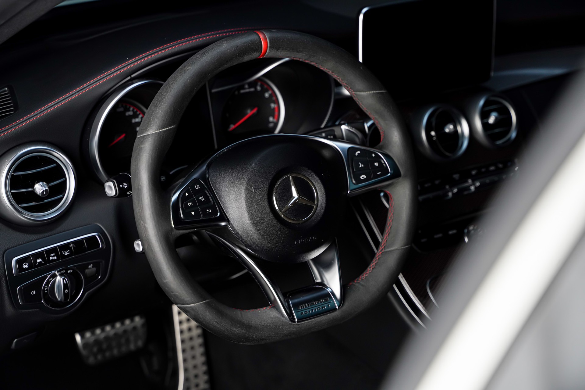 MERCEDES-BENZ C 63 S AMG Edition 1 Speedshift-image-11