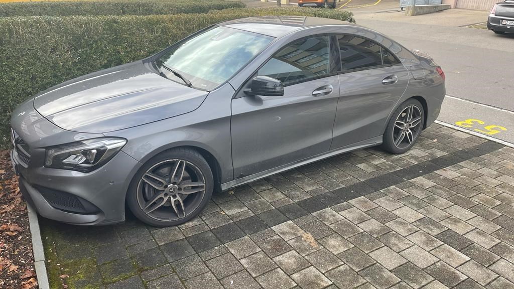 MERCEDES-BENZ CLA 220 Coupé-image-2