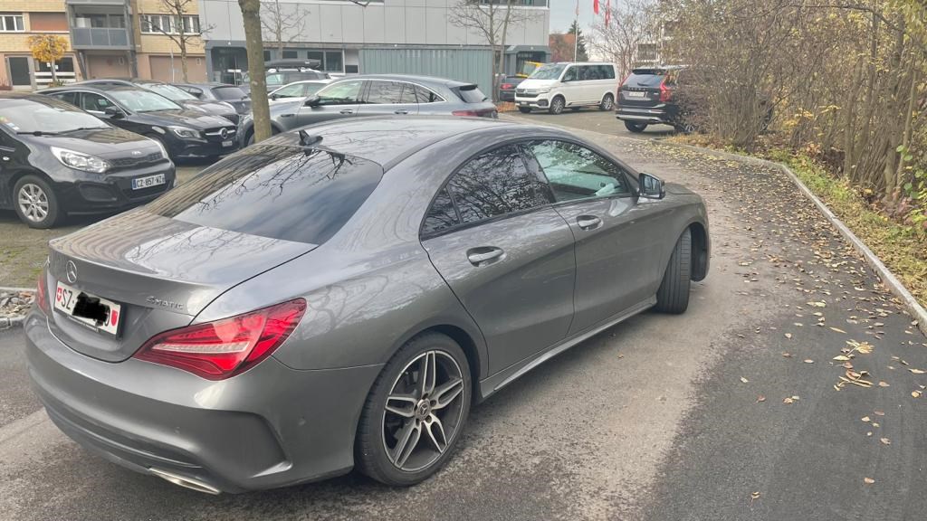 MERCEDES-BENZ CLA 220 Coupé-image-4