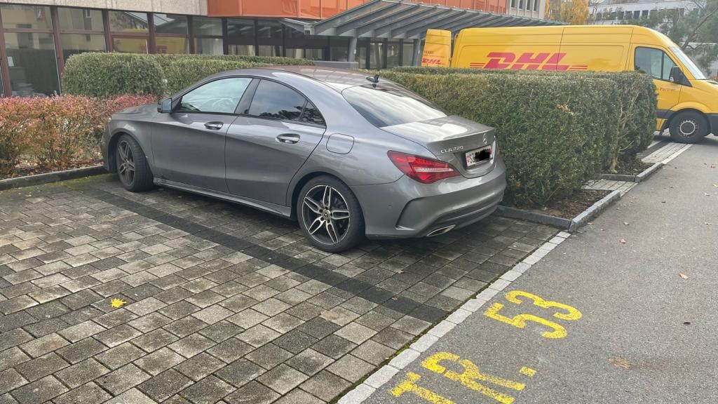 MERCEDES-BENZ CLA 220 Coupé-image-1