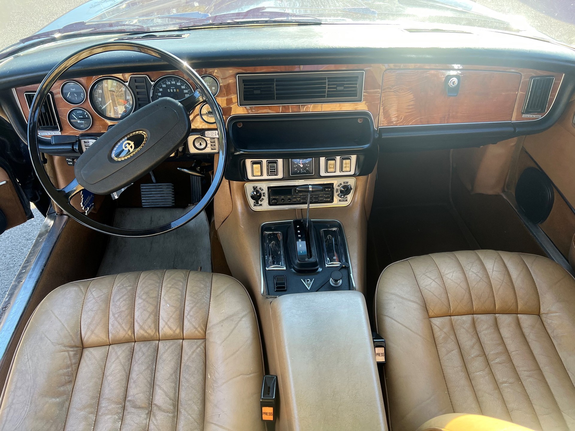 DAIMLER Double Six V12 - 1975 - 5344 CC-image-1