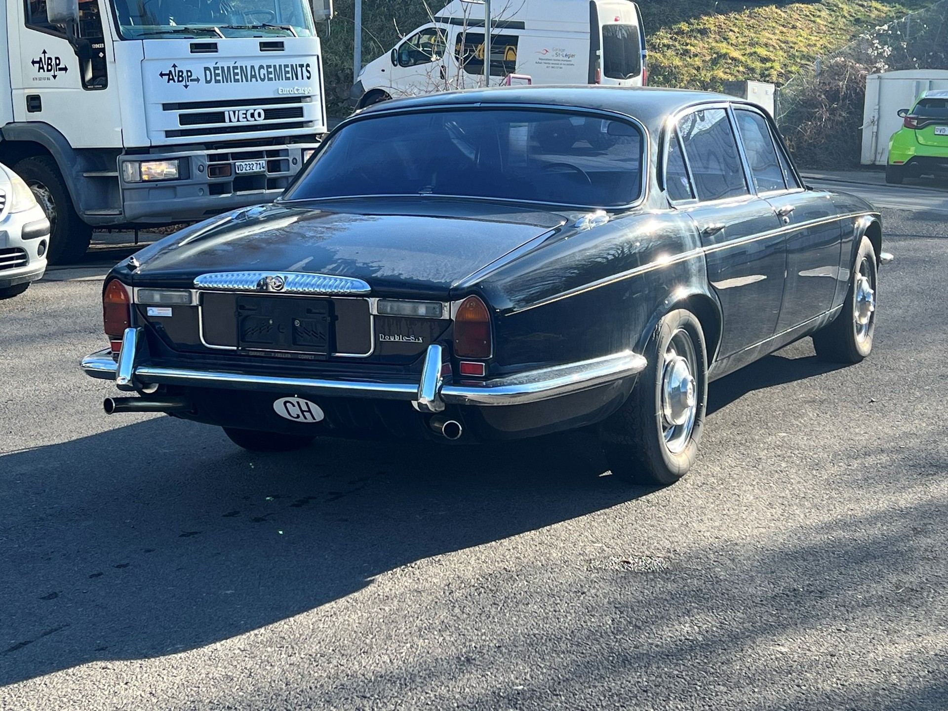 DAIMLER Double Six V12 - 1975 - 5344 CC-image-7