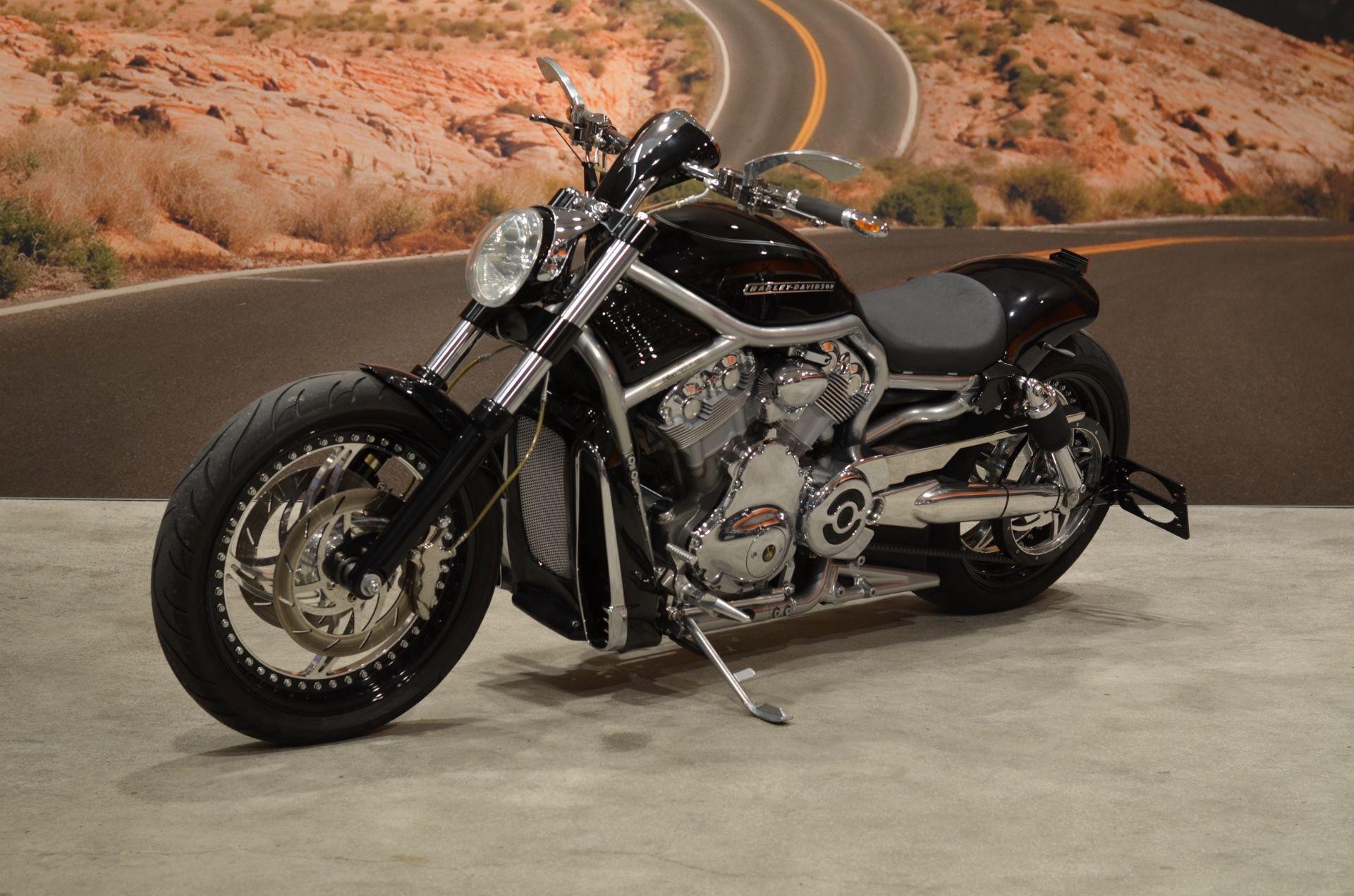 HARLEY-DAVIDSON VRSCAW 1130 V-Rod-image-2