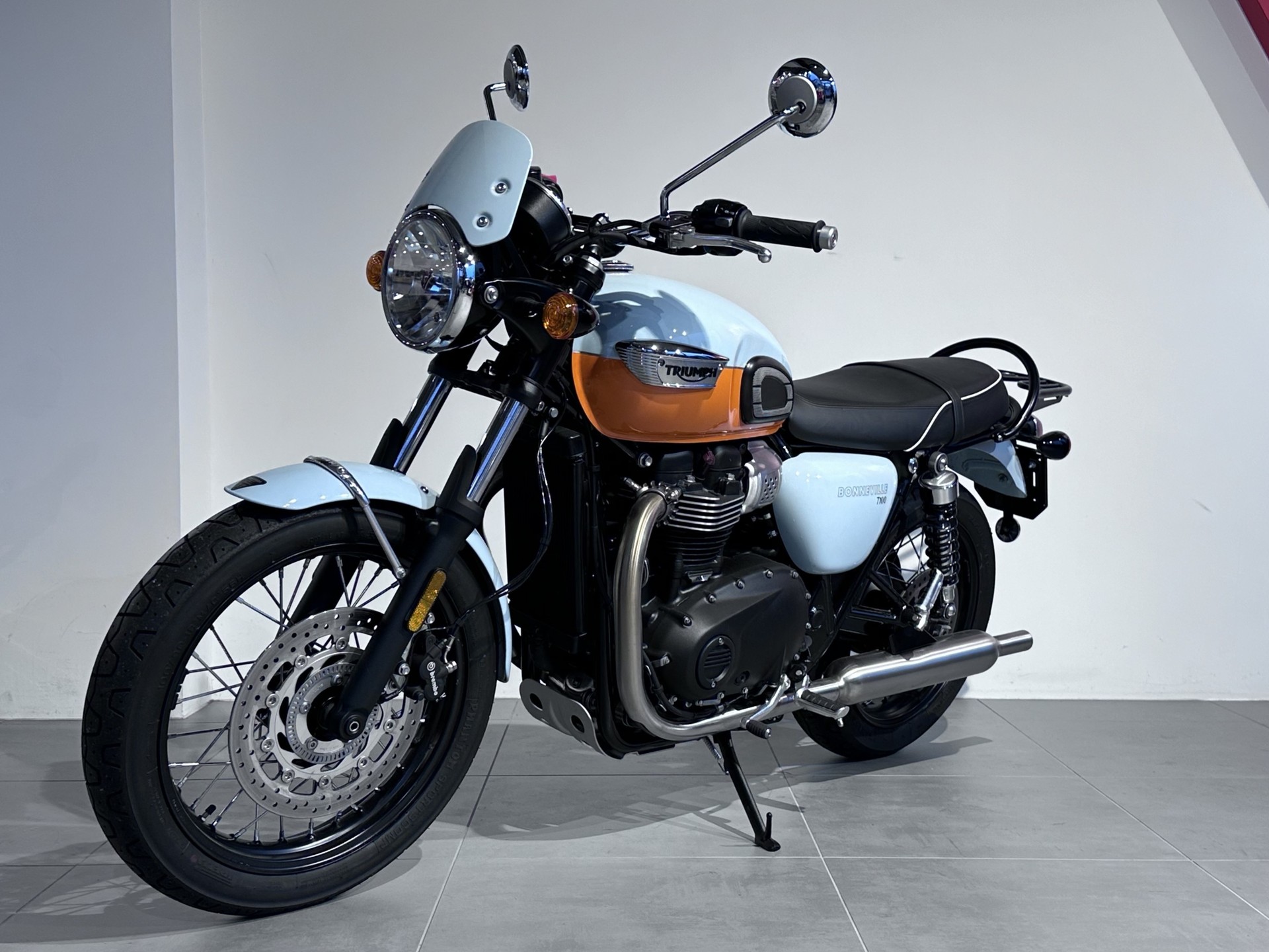 TRIUMPH Bonneville 900 T 100-image-2