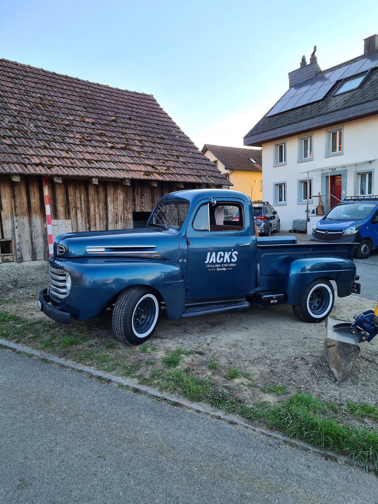 FORD F1-Pickup-image-1