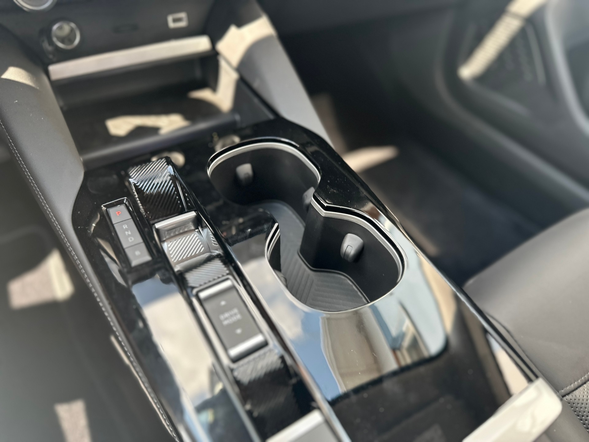 CITROEN C5 X 1.6i PHEV Shine e-EAT8-image-13
