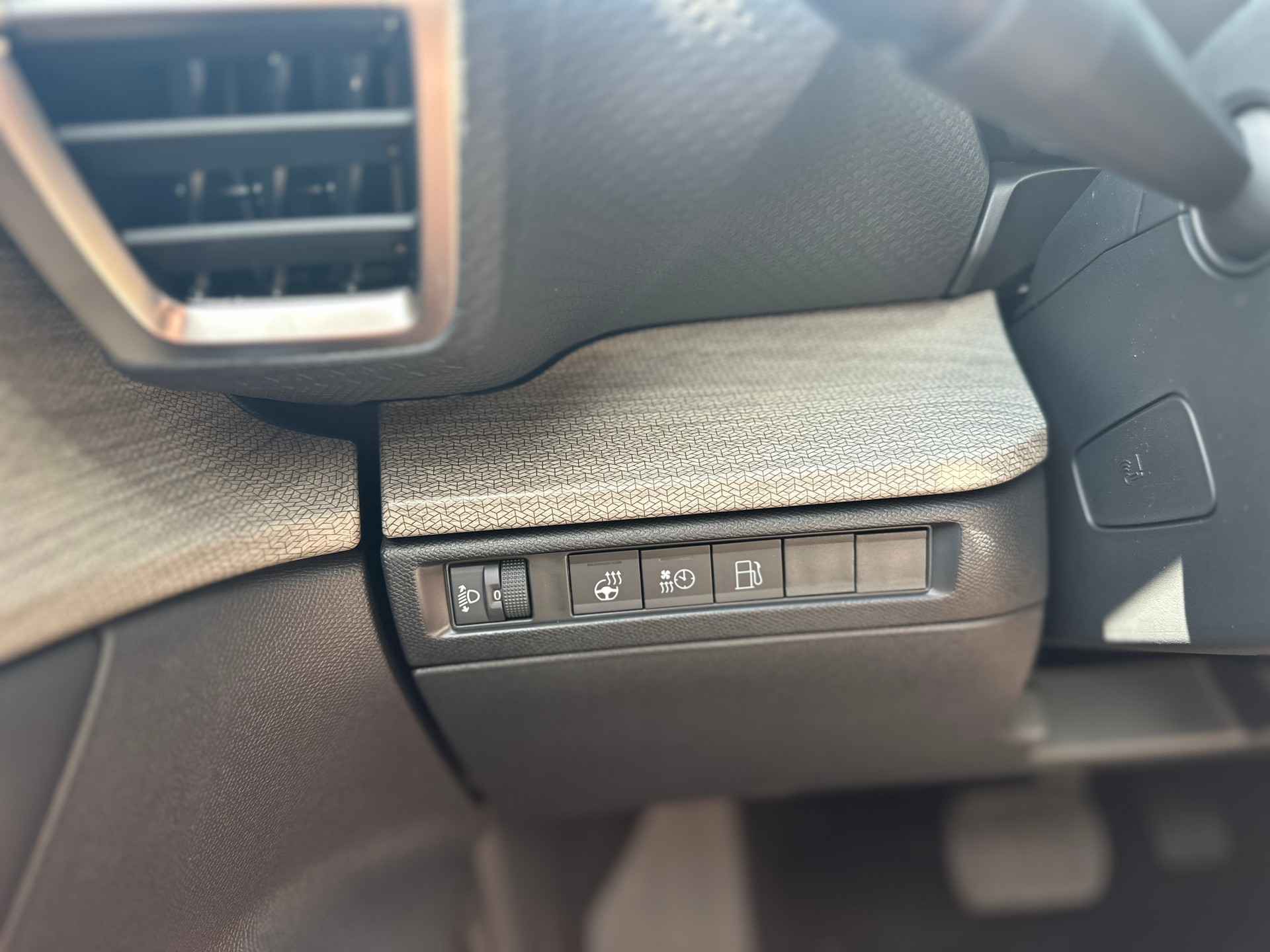 CITROEN C5 X 1.6i PHEV Shine e-EAT8-image-12