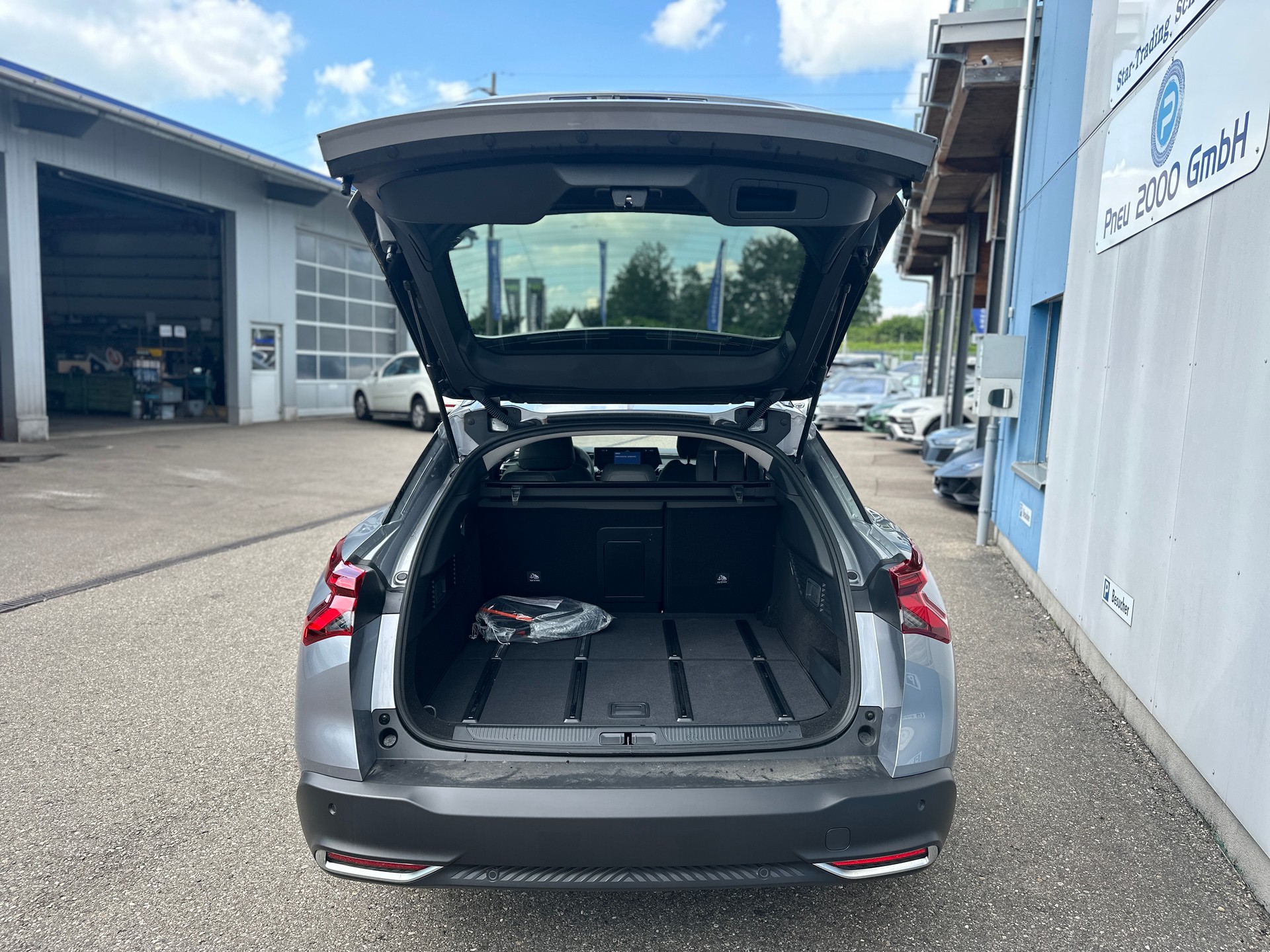 CITROEN C5 X 1.6i PHEV Shine e-EAT8-image-9