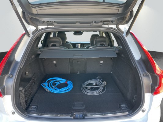 VOLVO XC60 T8 eAWD R-Design-image-8