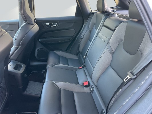 VOLVO XC60 T8 eAWD R-Design-image-9