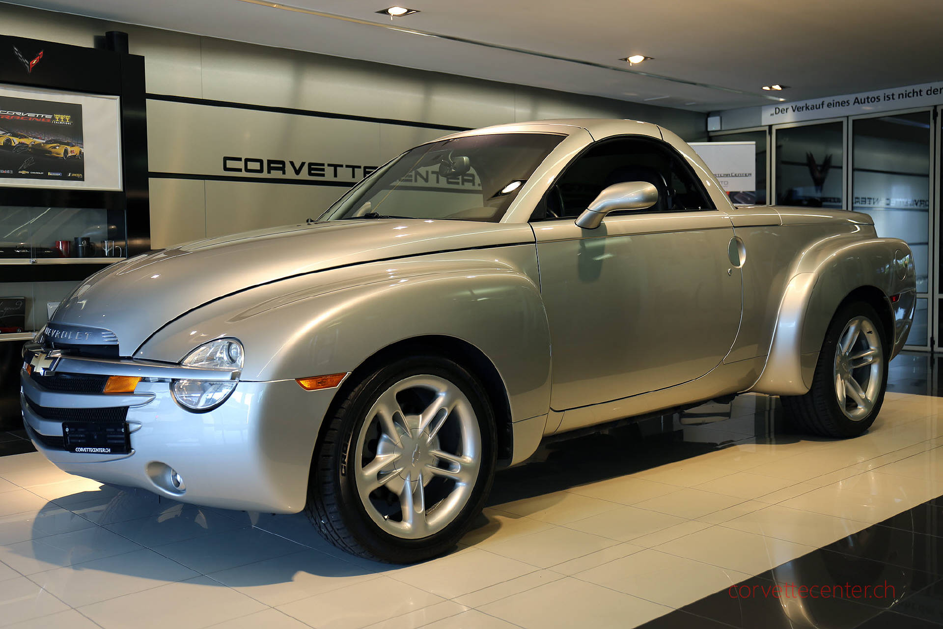 CHEVROLET SSR 6.0 LS2-image-13